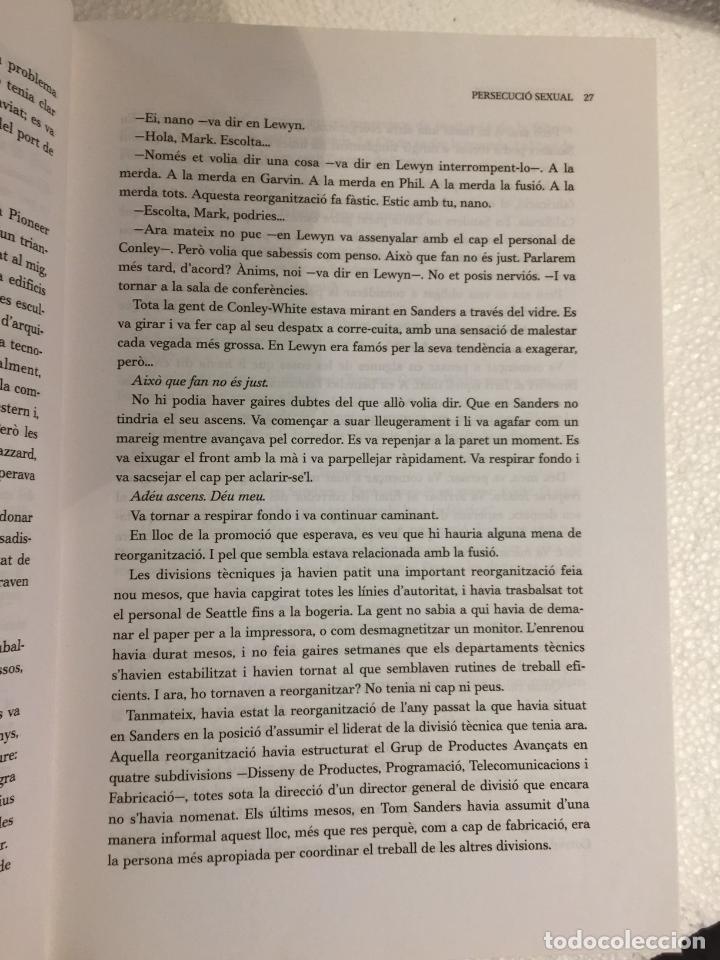 Libros de segunda mano: Persecuci&oacute; sexual - Michael Crichton - Foto 2