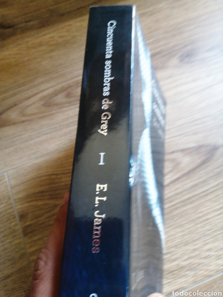 Libros de segunda mano: 50 sombras de Grey - Foto 2