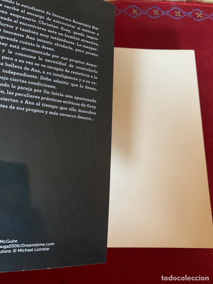 Libros de segunda mano: Cincuenta sombras de Grey. E. L. James. - Foto 3