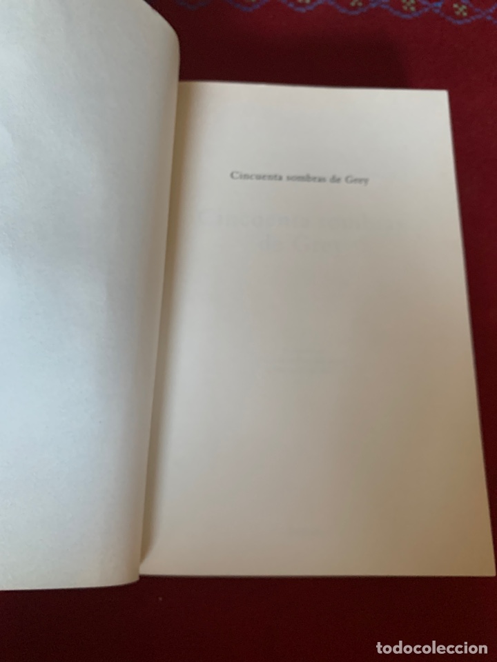 Libros de segunda mano: Cincuenta sombras de Grey. E. L. James. - Foto 4