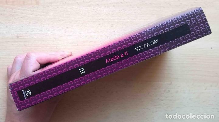 Libros de segunda mano: Atada a t&iacute; (Sylvia Day) Espasa 2013 - Foto 4