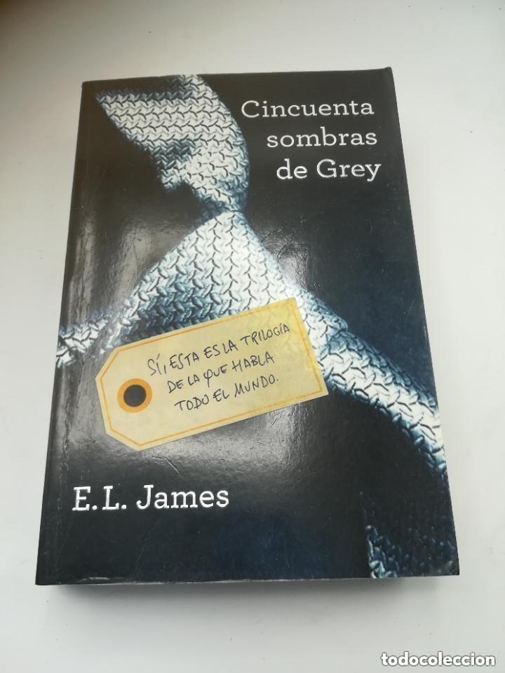 Libros de segunda mano: CINCUENTA SOMBRAS DE GREY - E. L. JAMES . Mira todos mis dem&aacute;s art&iacute;culos para aprovechar gastos