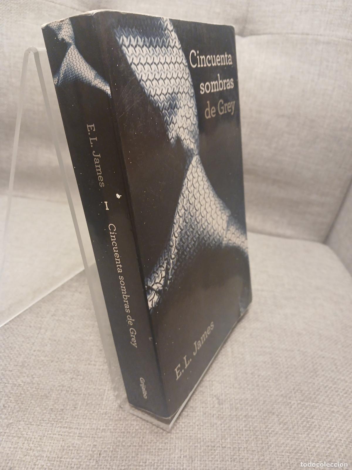 Libros de segunda mano: Cincuenta sombras de Grey - E. L. James - Foto 1