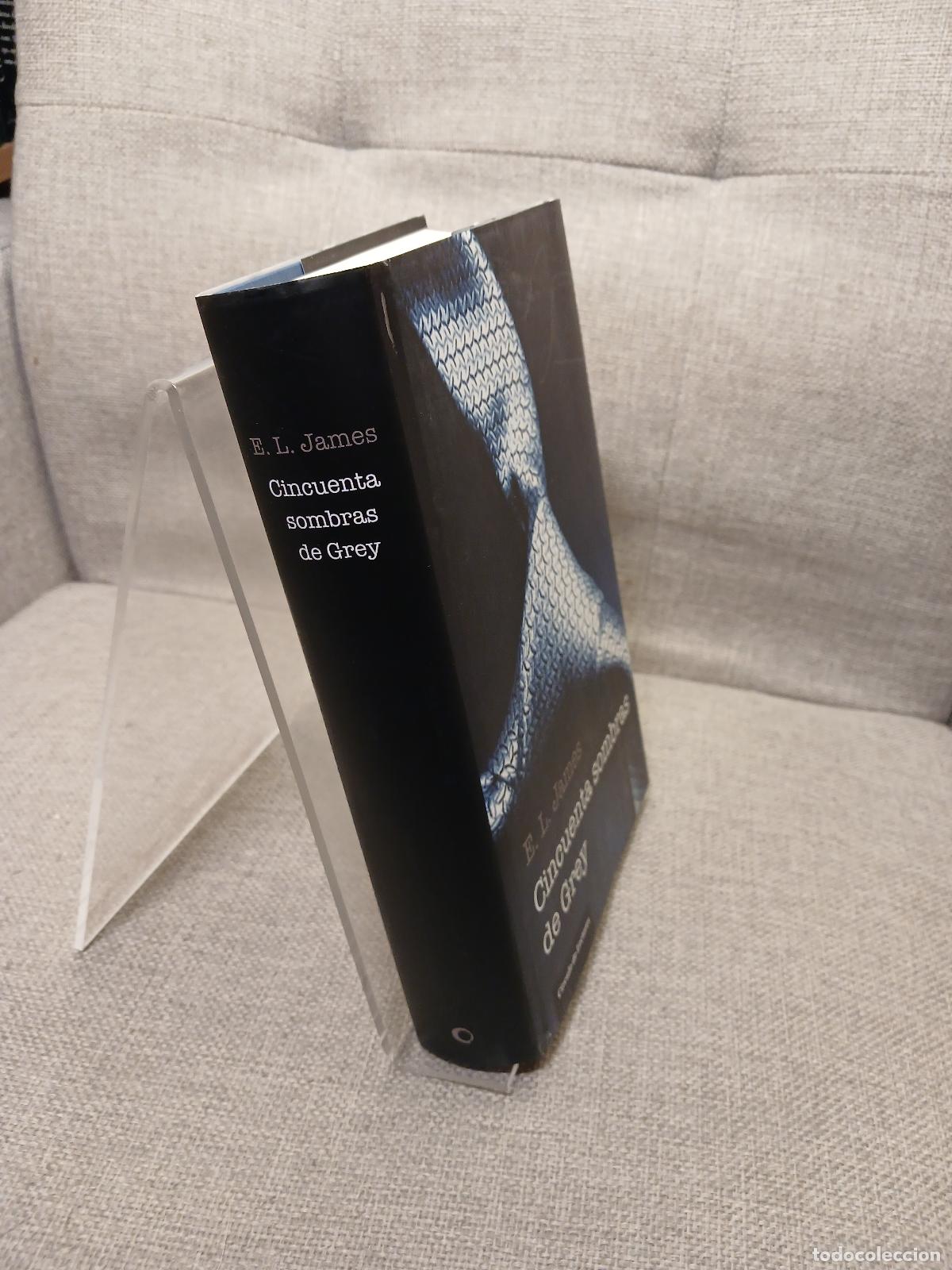 Libros de segunda mano: Cincuenta sombras de Grey - E. L. James - Foto 1