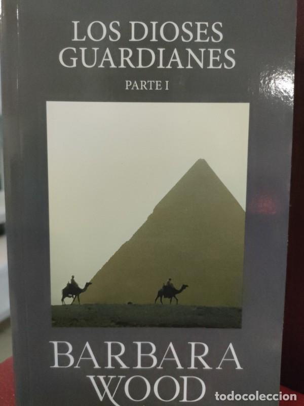Libros de segunda mano: Los Dioses Guardianes: Parte I - Barbara Wood - Debolsillo - Best Seller, 458