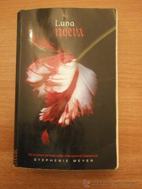 Libros de segunda mano: LIBRO - LUNA NUEVA  -  DE STEPHENIE MEYER - - Foto 1