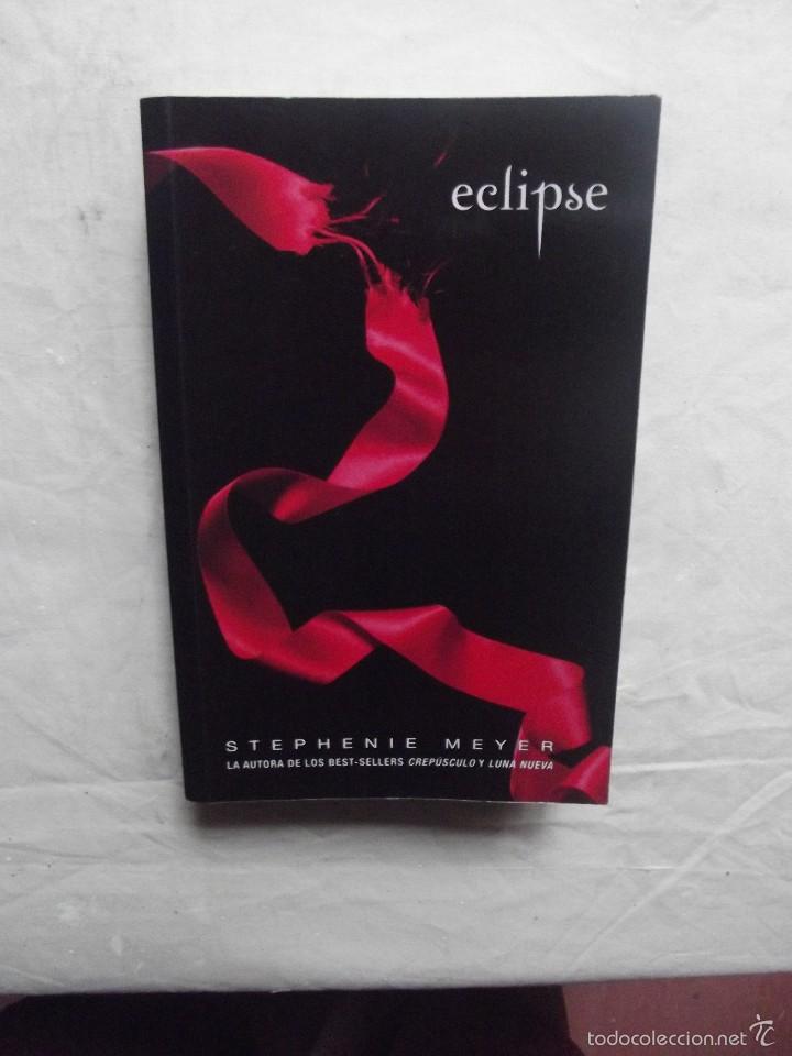 Libros de segunda mano: ECLIPSE  DE STEPHENIE MEYER - Foto 1