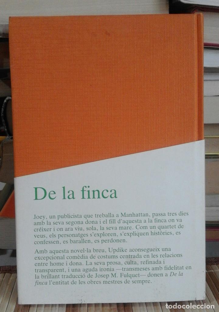 Libros de segunda mano: De la finca - John Updike - en catal&agrave; - Foto 2