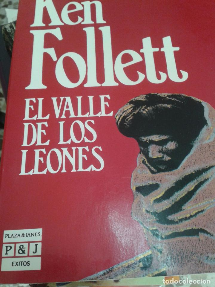 Libros de segunda mano: EL VALLE DE LOS LEONES. KEN FOLLETT - Foto 1