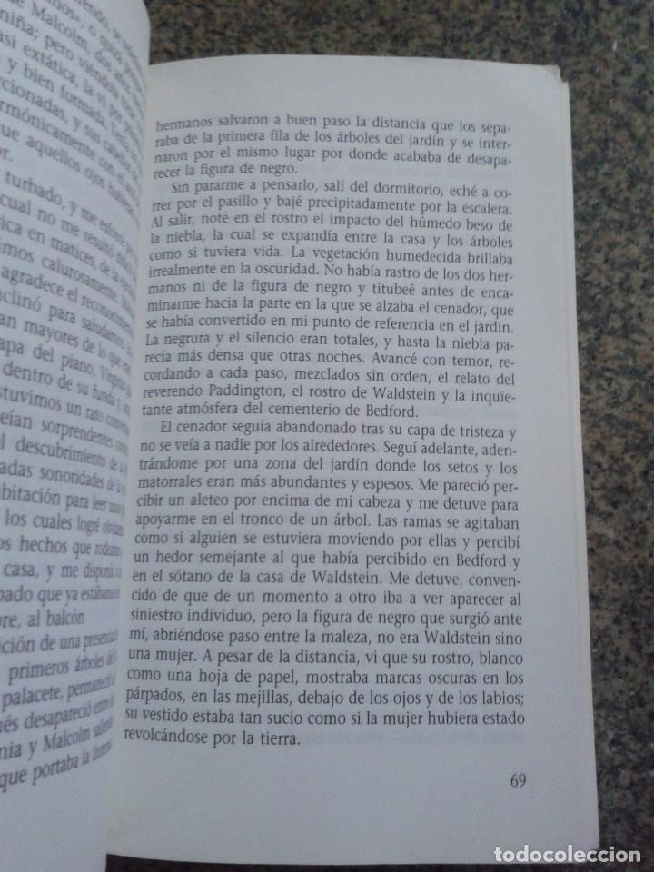 Libros de segunda mano: LA MIRADA DE LA TORRE -- JOSE MARIA LATORRE - -GRAN ANGULAR - 2002 -- - Foto 2