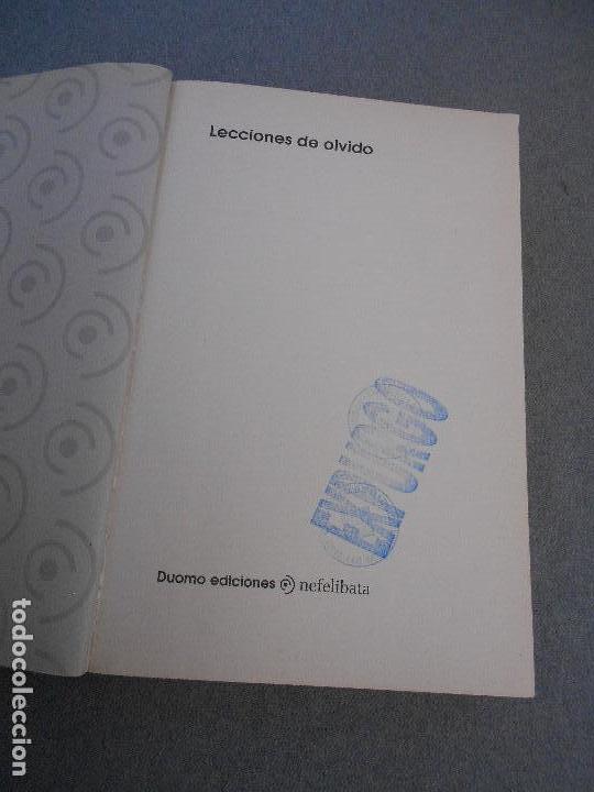 Libros de segunda mano: LECCIONES DE OLVIDO - Foto 2