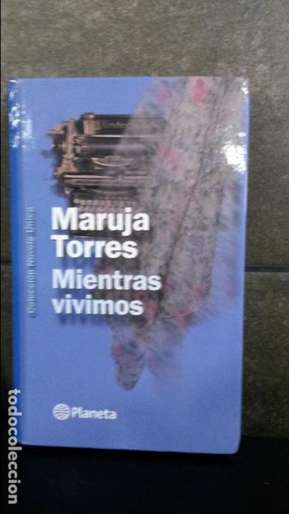 Libros de segunda mano: MIENTRAS VIVIMOS. MARUJA TORRES. - Foto 1