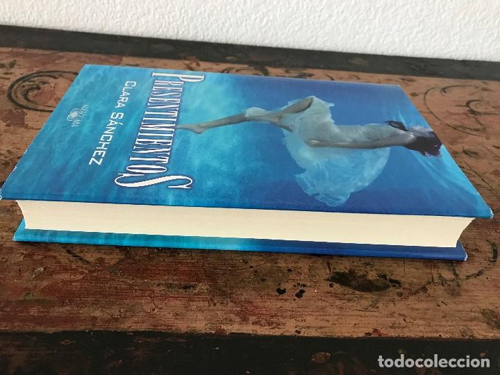 Libros de segunda mano: Presentimientos.Clara S&aacute;nchez - Foto 3