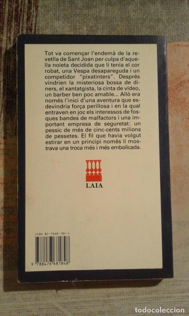 Libros de segunda mano: Una troca embolicada - Agust&iacute; Alcoberro - en catal&aacute;n - Foto 2