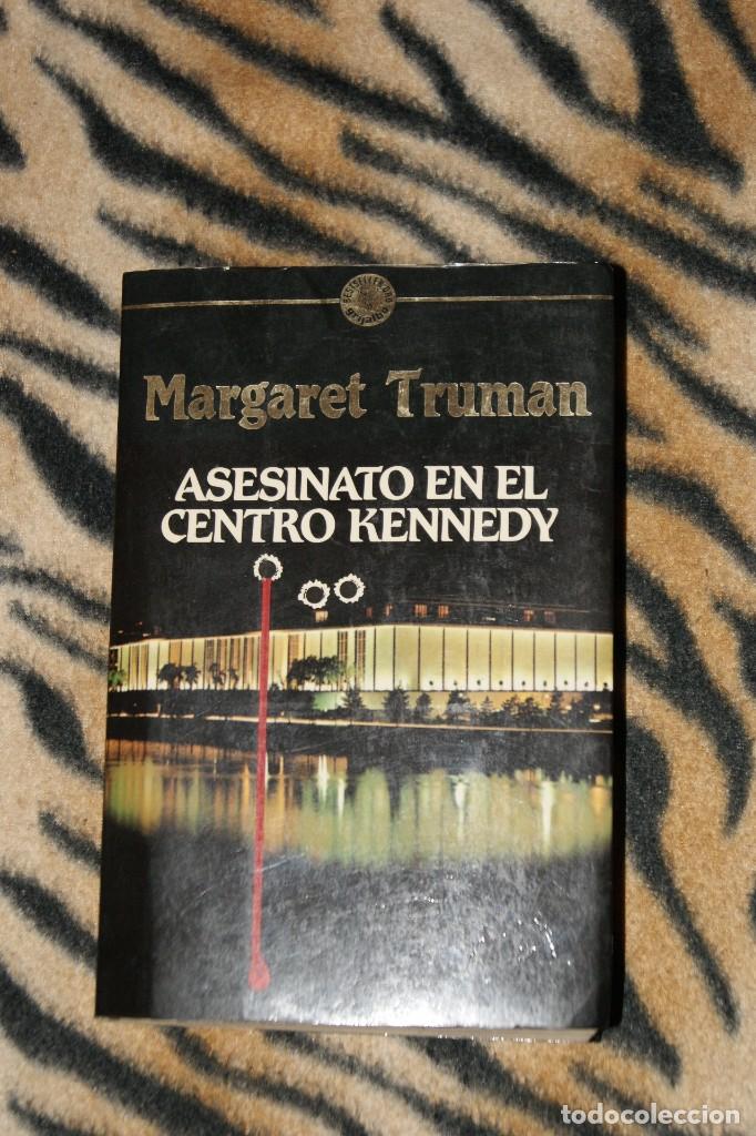 Libros de segunda mano: Asesinato en el Centro Kennedy Margaret Truman