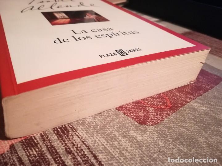 Libros de segunda mano: La casa de los esp&iacute;ritus - Isabel Allende - Foto 6