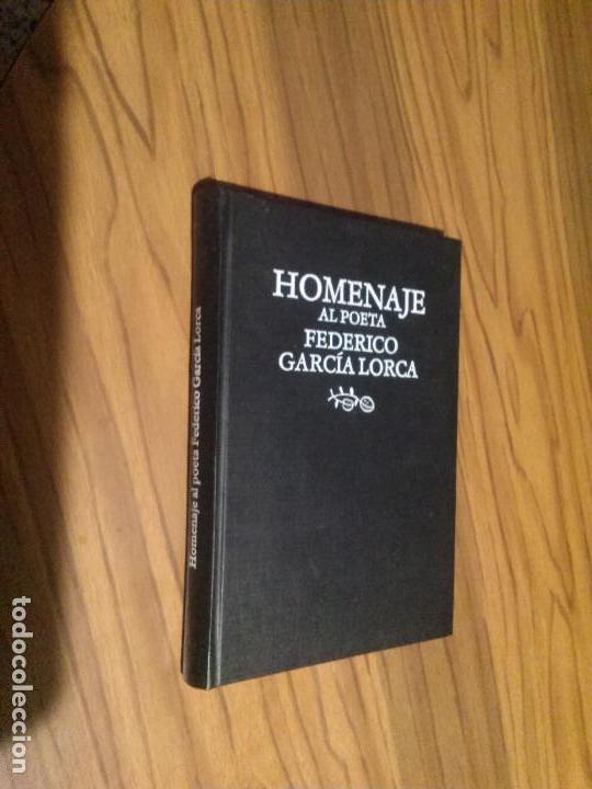 Libros de segunda mano: HOMENAJE AL POETA FEDERICO GARCIA LORCA. BUEN ESTADO. TAPA DURA. RARO