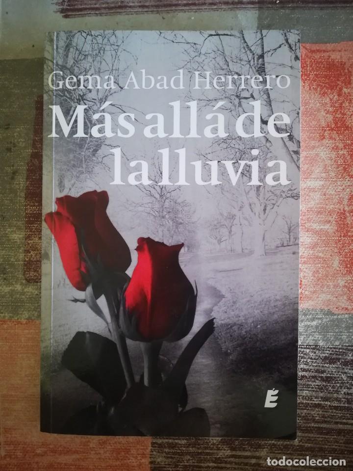 Libri di seconda mano: M&aacute;s all&aacute; de la lluvia - Gema Abad Herrero