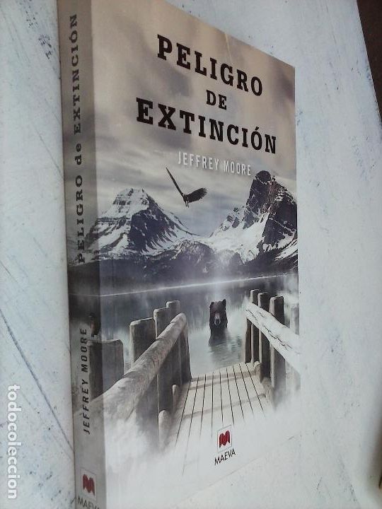 Livres d'occasion: PELIGRO DE EXTINCI&Oacute;N - JEFFRY MOORE - MAEVA 2012 - 367 PGS . R&Uacute;STICA CON SOLAPAS