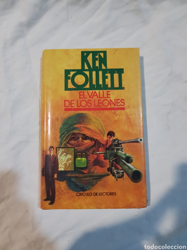 Libros de segunda mano: El valle de Los Leones Ken Follet - Foto 1