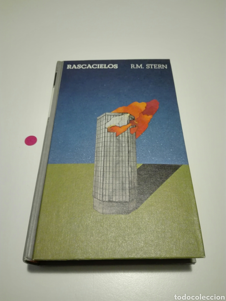 Libros de segunda mano: RASCACIELOS. R. M. STERN. - Foto 1