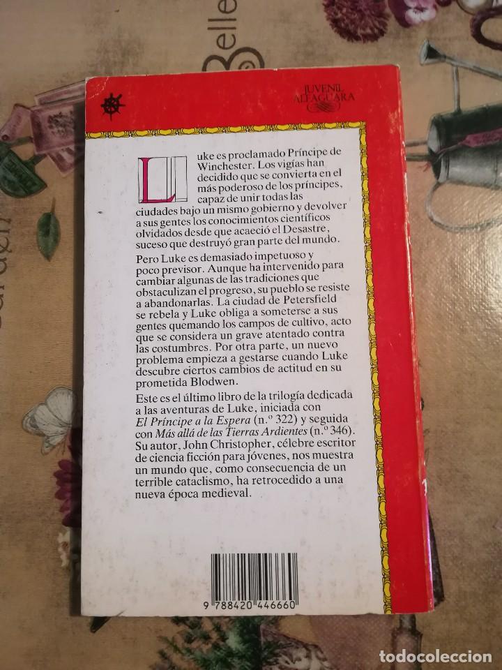 Libros de segunda mano: La espada de los esp&iacute;ritus - John Christopher - Foto 2