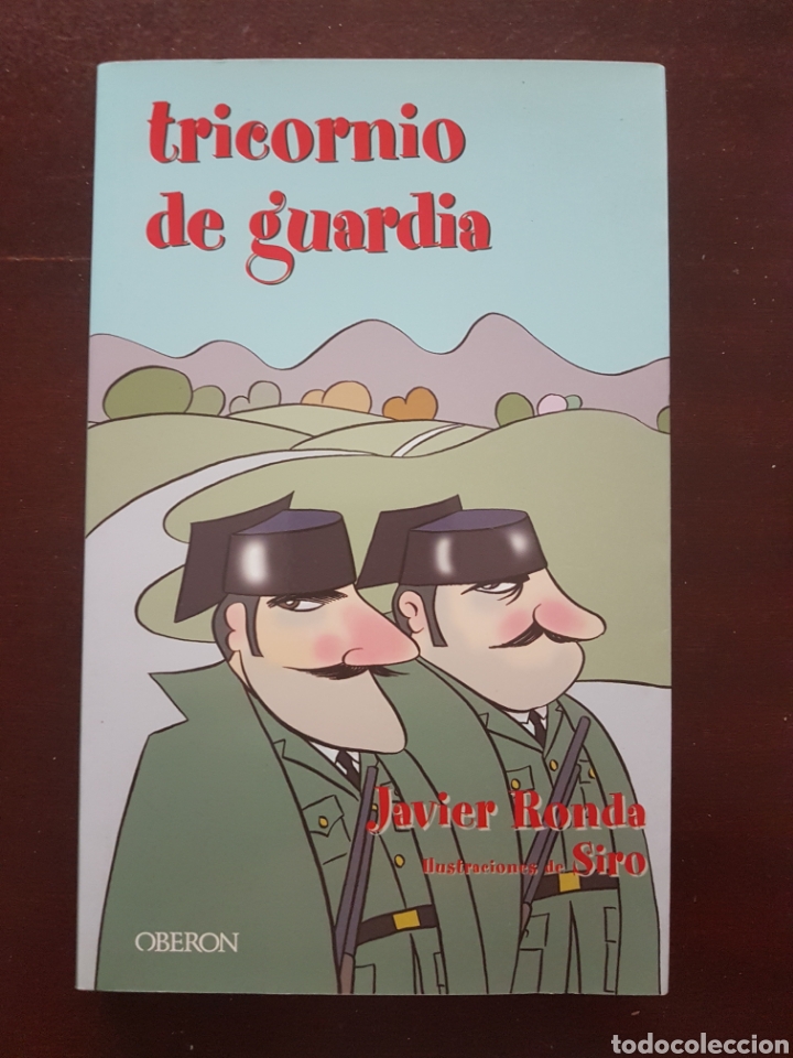 Libros de segunda mano: Tricornio de guardia - Foto 1