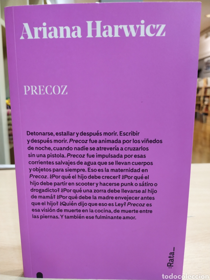 Libros de segunda mano: Precoz. Ariana Harwicz. - Foto 1