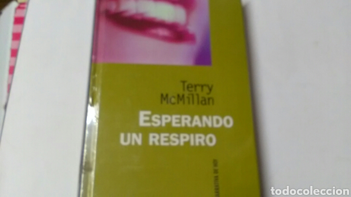 Libros de segunda mano: ESPERANDO UN RESPIRO /Terry McMillan - Foto 1