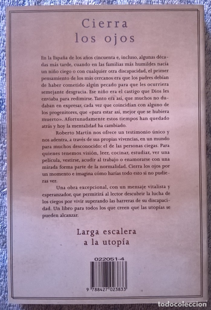 Libros de segunda mano: Cierra los ojos, Roberto Martin - Foto 2