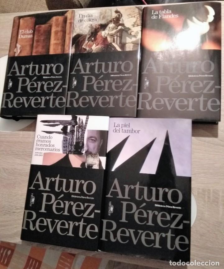 Lote 5 Libros Biblioteca De Arturo Pérez-revert - Vendido En Venta ...