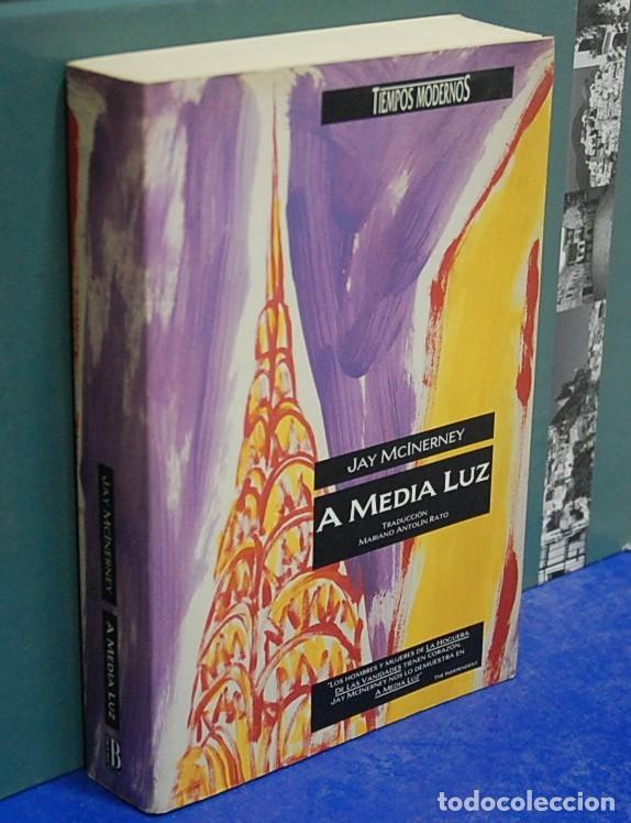 Libros de segunda mano: A media luz. Jay McInerney - Foto 1