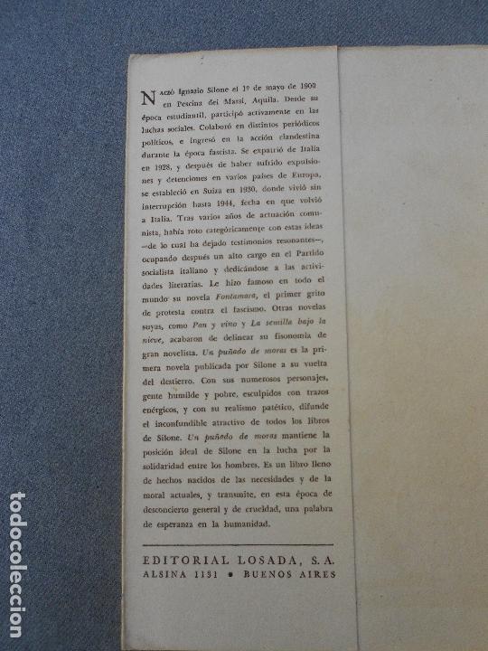 Libros de segunda mano: UN PU&Ntilde;ADO DE MORAS - Foto 2