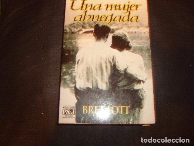 Libros de segunda mano: UNA MUJER ABNEGADA , BRET LOTT - Foto 1