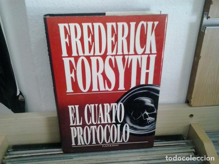 Libros de segunda mano: LMV - El cuarto protocolo. Frederick Forsyth - Foto 1