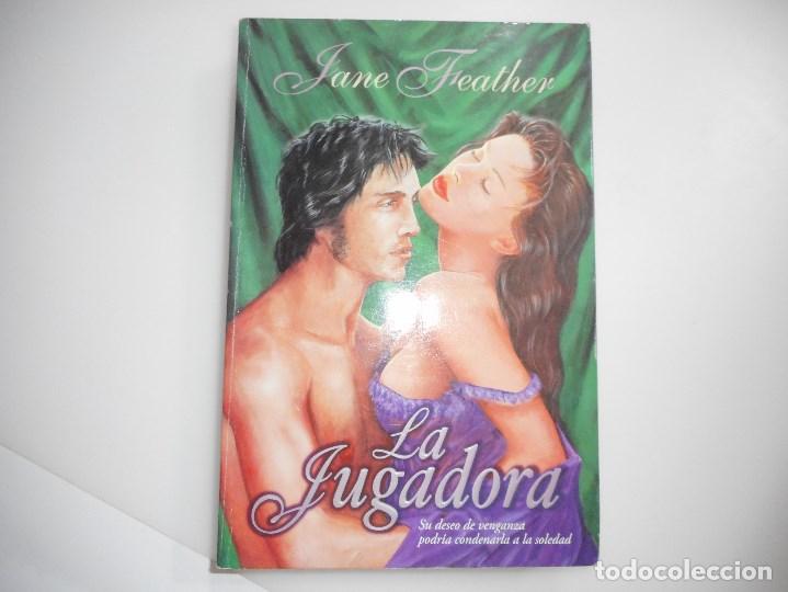 Libros de segunda mano: JANE FEATHER    La jugadora    Y94440 - Foto 1