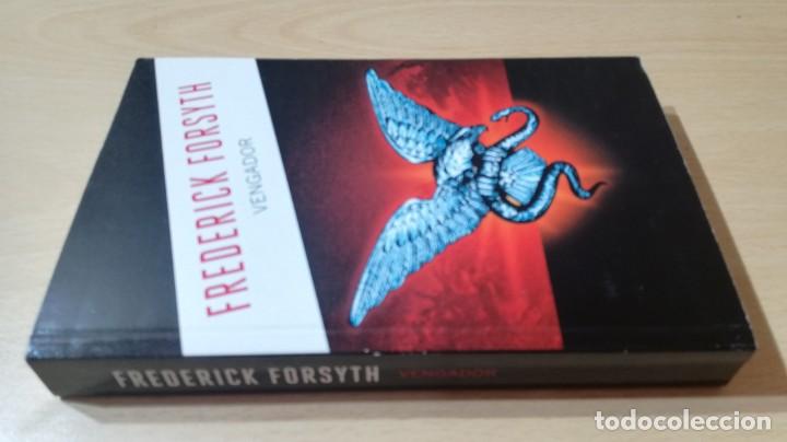 Libros de segunda mano: VENGADOR	 / 	FREDERICK FORSYTH	 / 		 / 		 / 	H303