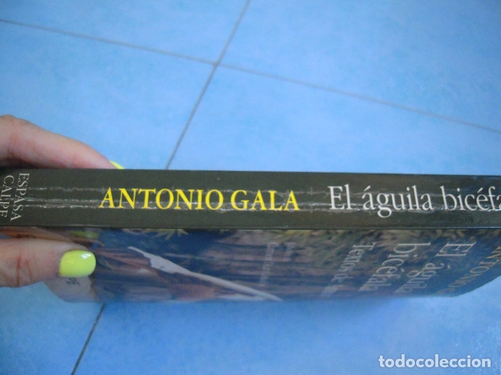 Libros de segunda mano: El &aacute;guila bic&eacute;fala - Foto 2