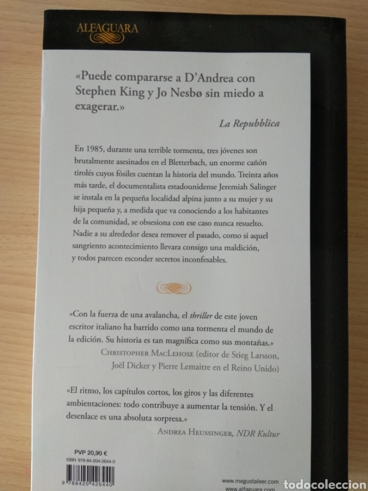 Libros de segunda mano: La sustancia del mal. Luca DAndrea - Foto 3