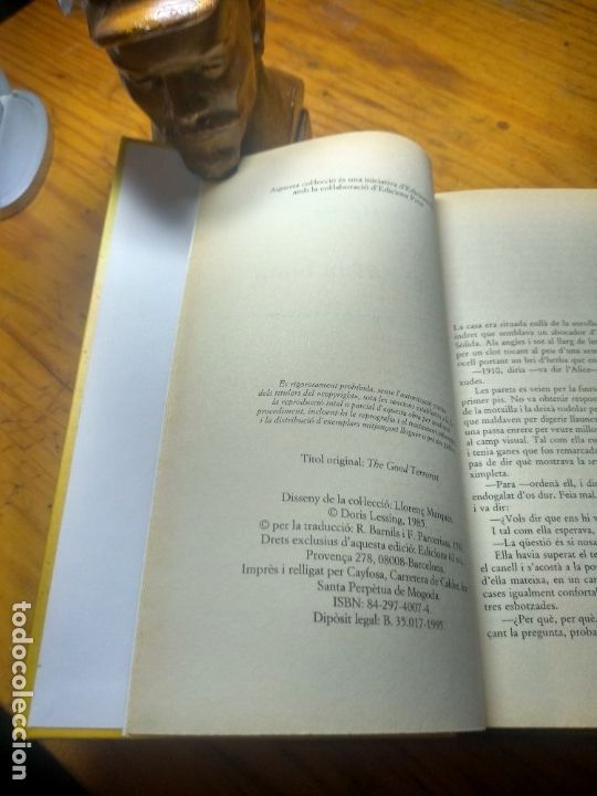Libros de segunda mano: La terrorista bona - Doris Lessing - Foto 3