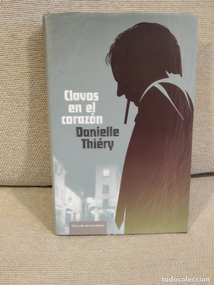 Libros de segunda mano: CLAVOS EN EL CORAZON - Foto 1