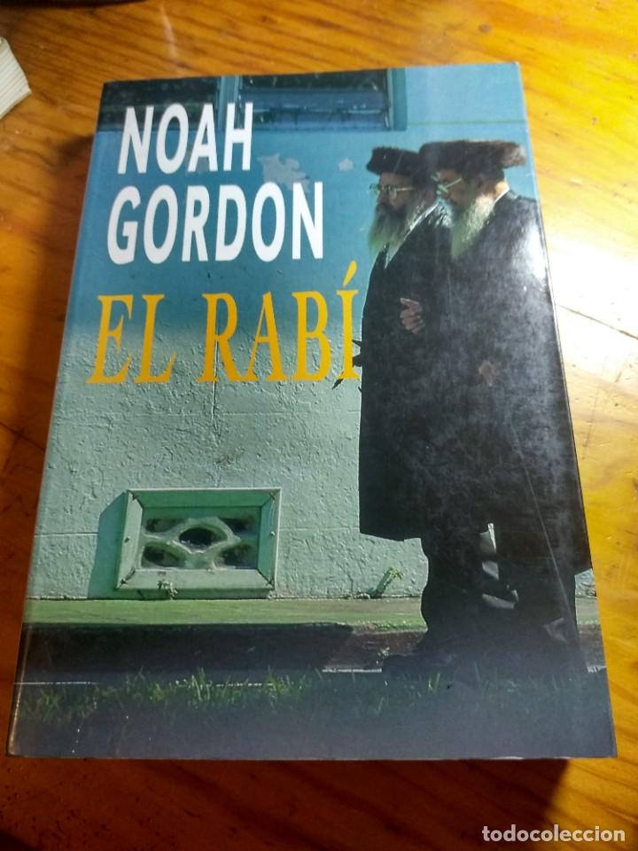 Libros de segunda mano: El Rab&iacute;. Noah Gordon. - Foto 1