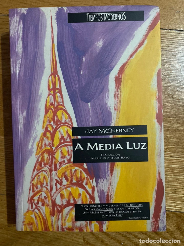 Libros de segunda mano: A med&iacute;a luz Jay McInerney - Foto 1
