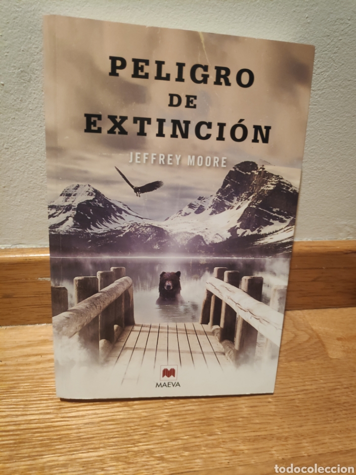 Libros de segunda mano: peligro de extinci&oacute;n Jeffrey moore - Foto 1