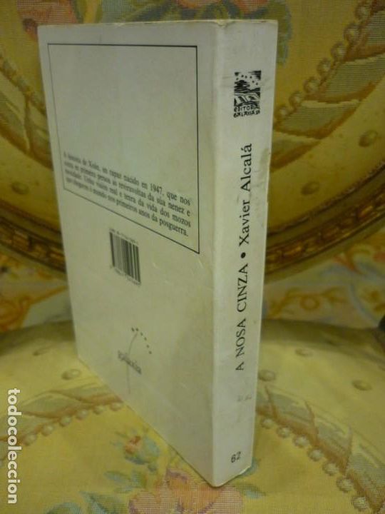 Libros de segunda mano: A NOSA CINZA, DE XAVIER ALCAL&Aacute;. - Foto 2