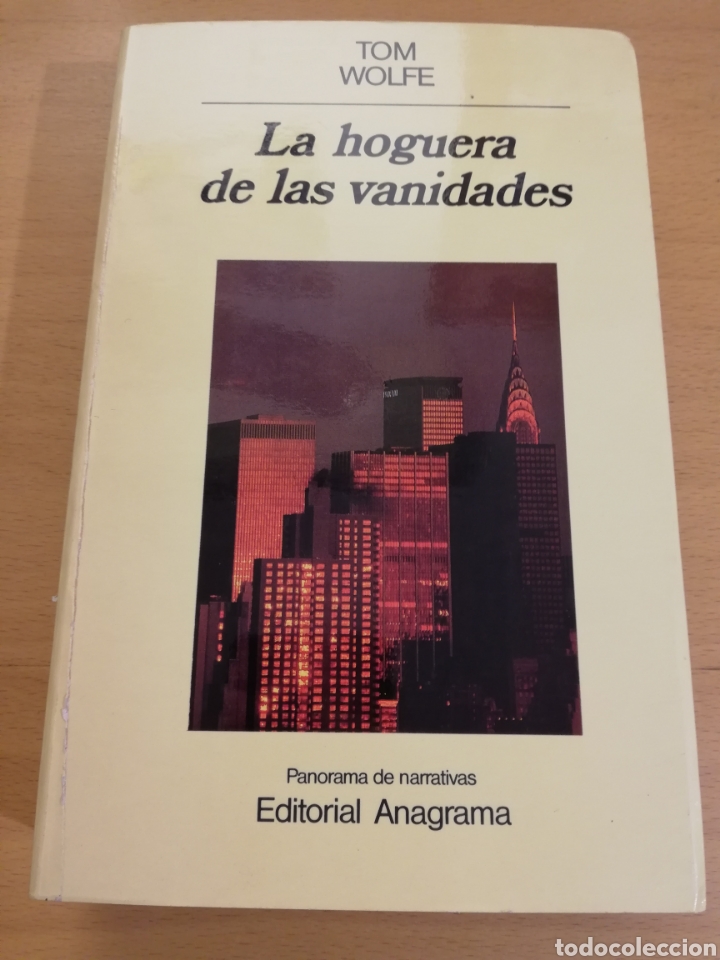 Libros de segunda mano: LA HOGUERA DE LAS VANIDADES (TOM WOLFE) - Foto 1