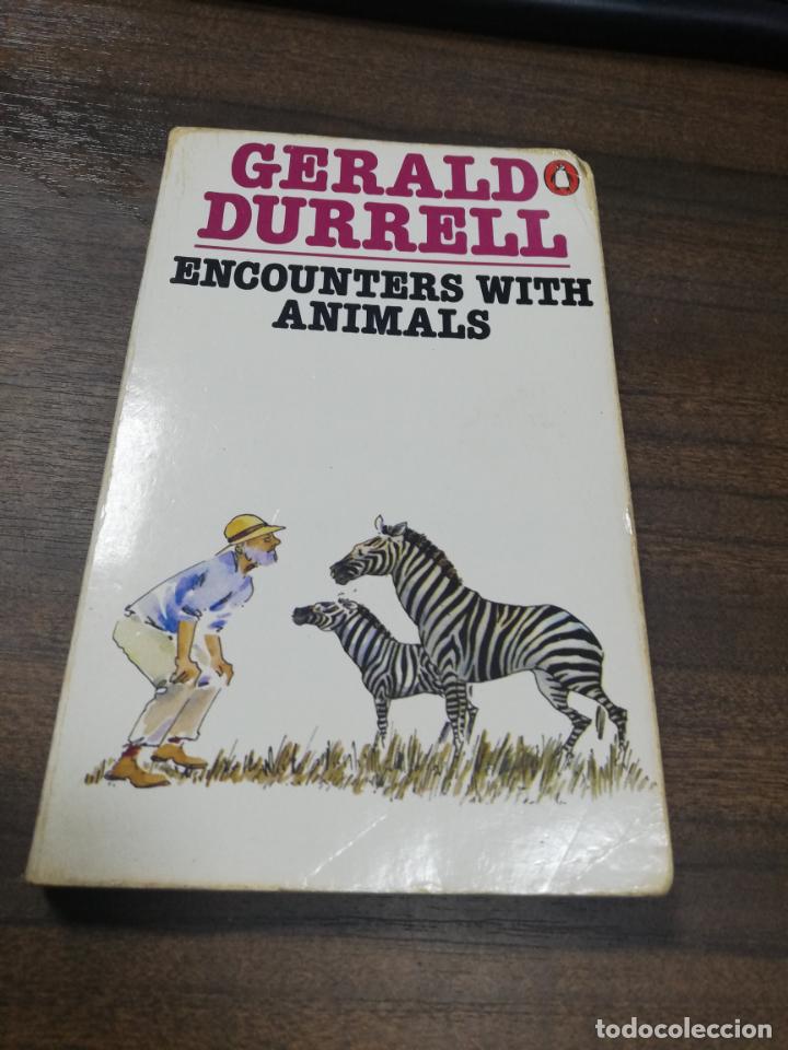 Libros de segunda mano: ENCOUNTERS WITH ANIMALS. GERALD DURRELL. 1958. - Foto 1