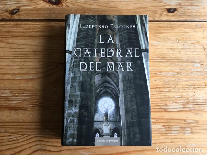 Libros de segunda mano: LIBRO LA CATEDRAL DEL MAR ILDEFONSO FALCONES ED. C&Iacute;RCULO DE LECTORES - Foto 1