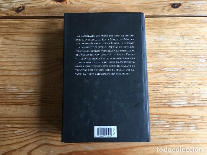 Libros de segunda mano: LIBRO LA CATEDRAL DEL MAR ILDEFONSO FALCONES ED. C&Iacute;RCULO DE LECTORES - Foto 2