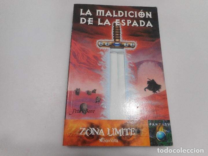 Libros de segunda mano: PETER BEERE    La maldici&oacute;n de  la espada     Y99914W - Foto 1